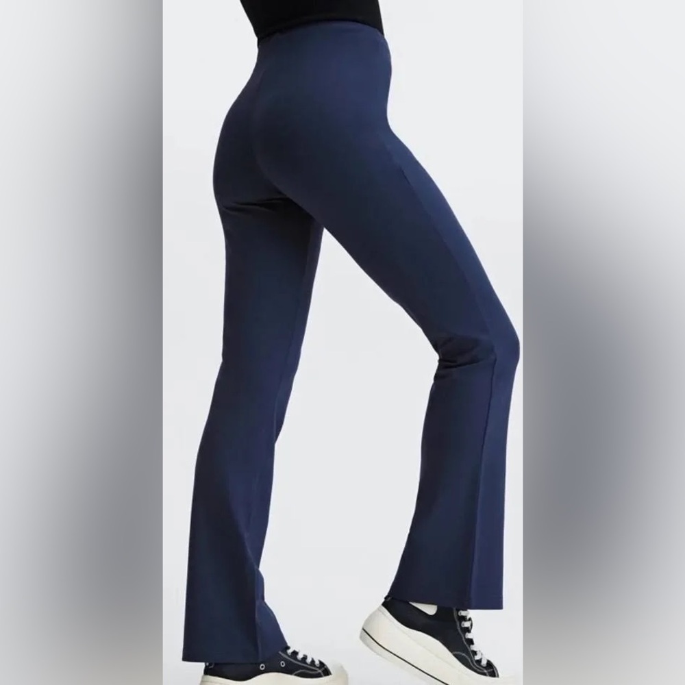 NWT • Fabletics Ponte Kick Flare Pant in Navy Blue • Women’s Large